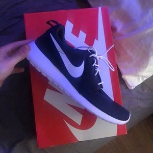 Men’s nike rosche fun